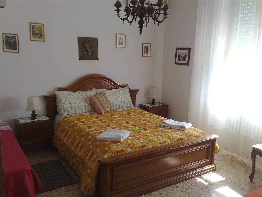 A Casa Doina Airport2 Bed and Breakfast Πίζα Εξωτερικό φωτογραφία