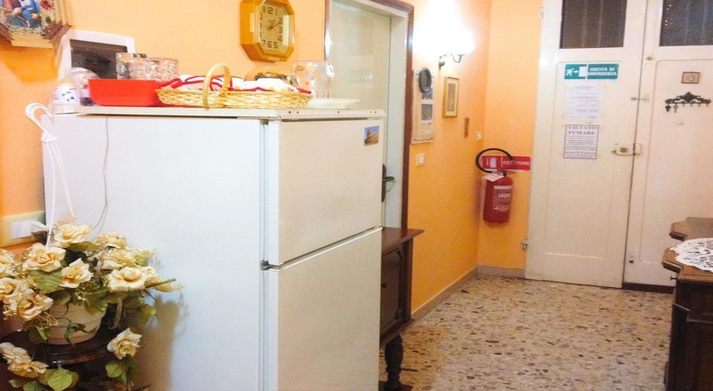 A Casa Doina Airport2 Bed and Breakfast Πίζα Εξωτερικό φωτογραφία