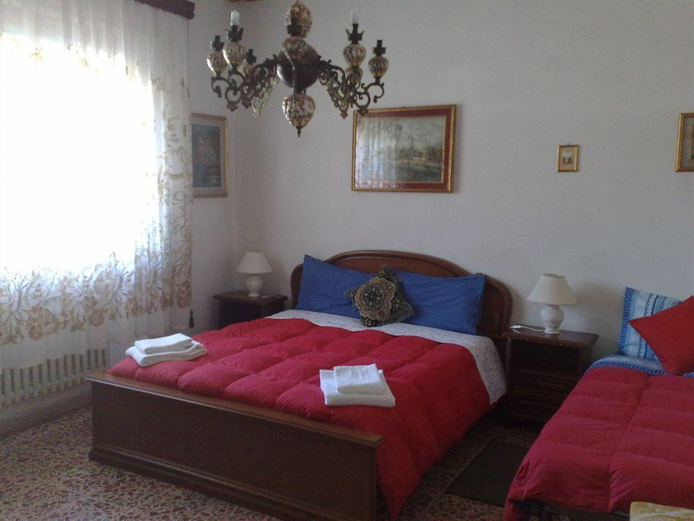 A Casa Doina Airport2 Bed and Breakfast Πίζα Εξωτερικό φωτογραφία