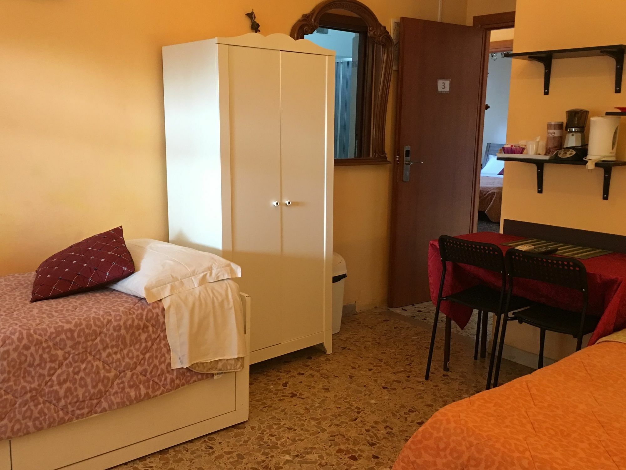 A Casa Doina Airport2 Bed and Breakfast Πίζα Εξωτερικό φωτογραφία